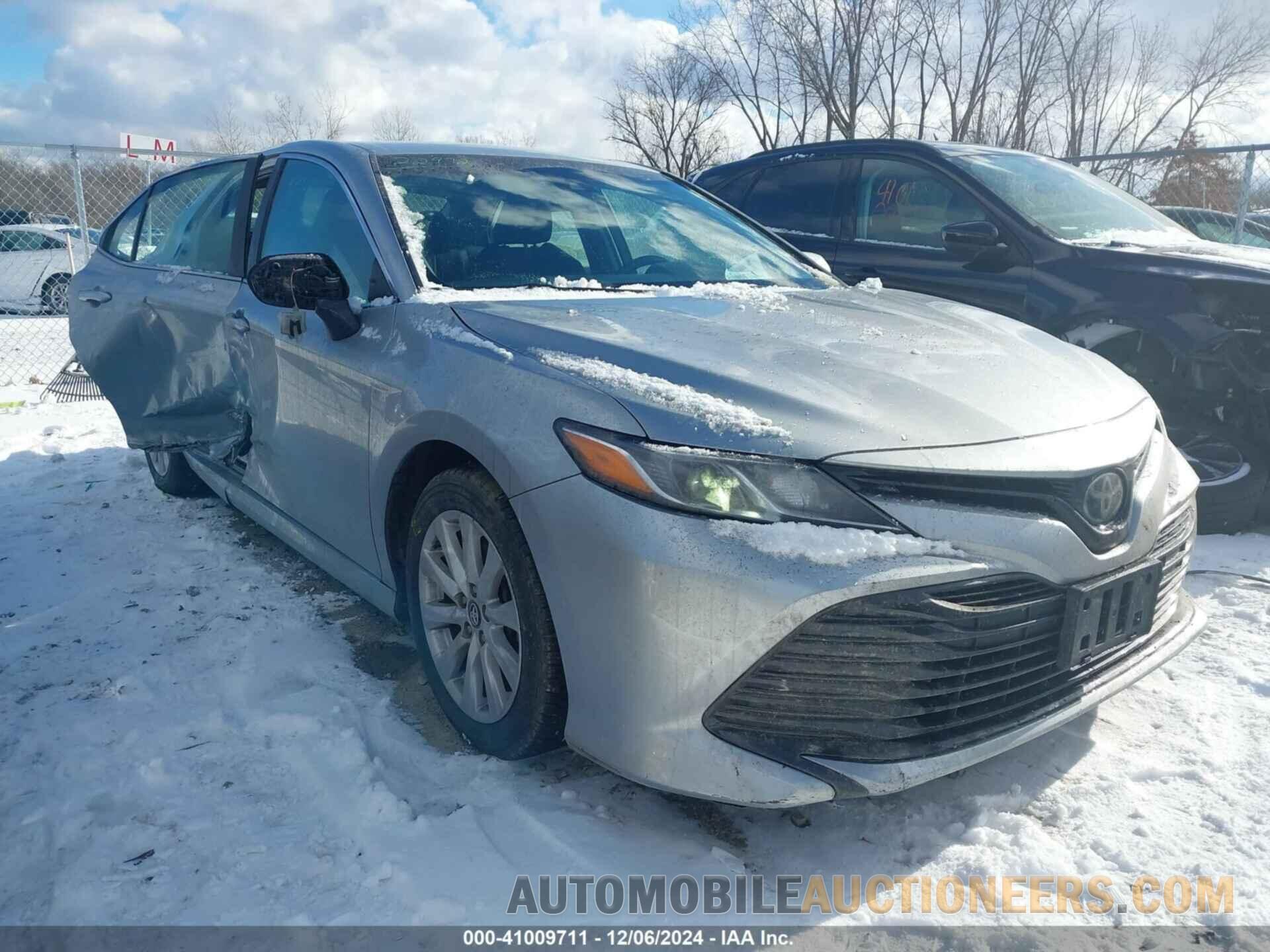 4T1B11HK4JU565407 TOYOTA CAMRY 2018