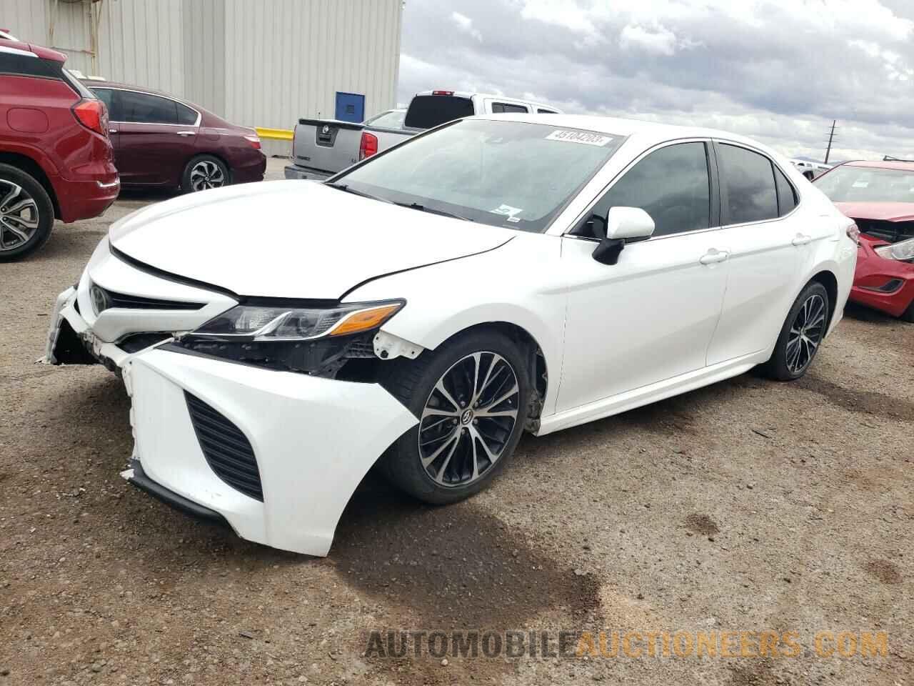 4T1B11HK4JU565911 TOYOTA CAMRY 2018