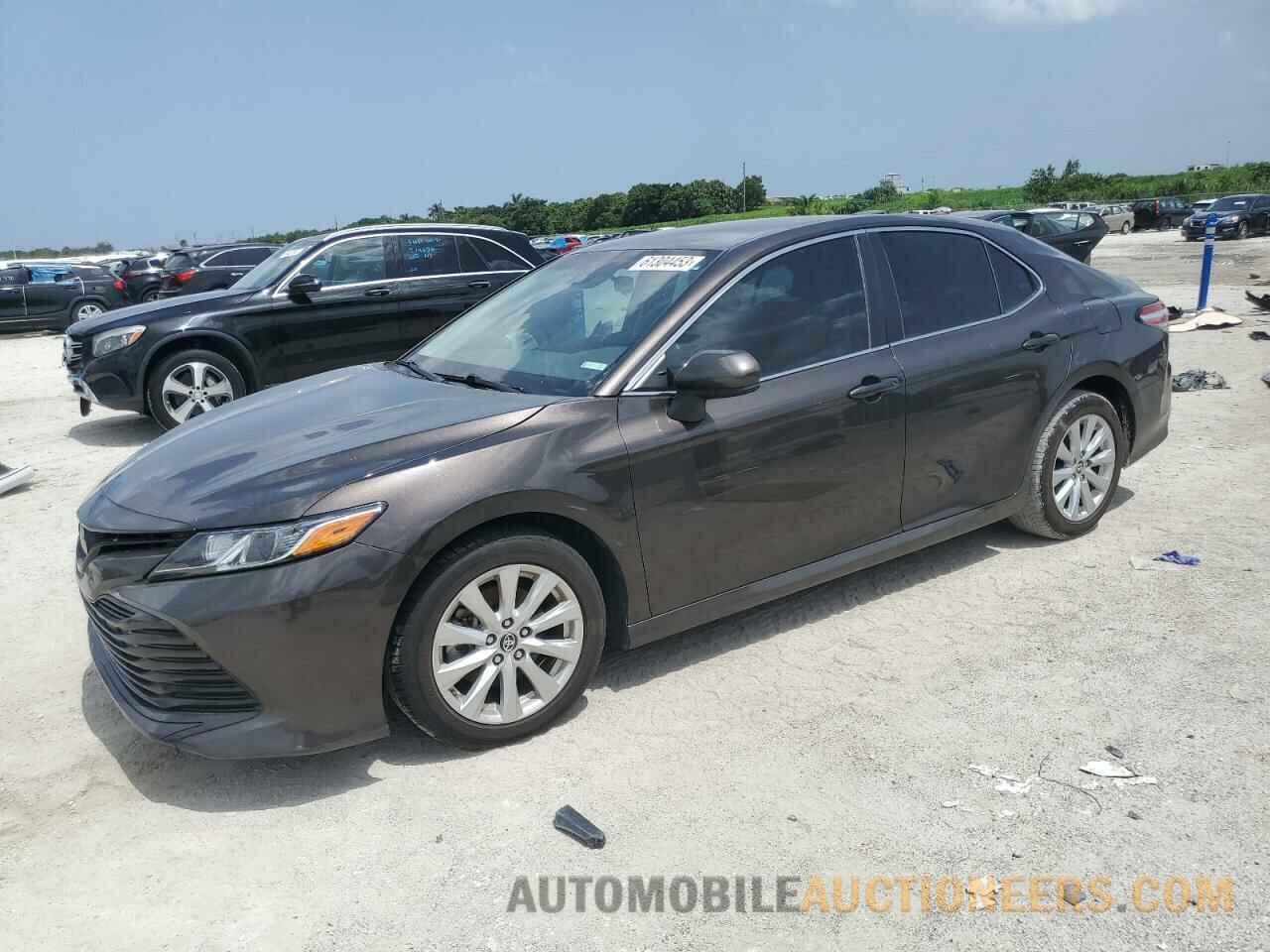 4T1B11HK4JU566847 TOYOTA CAMRY 2018