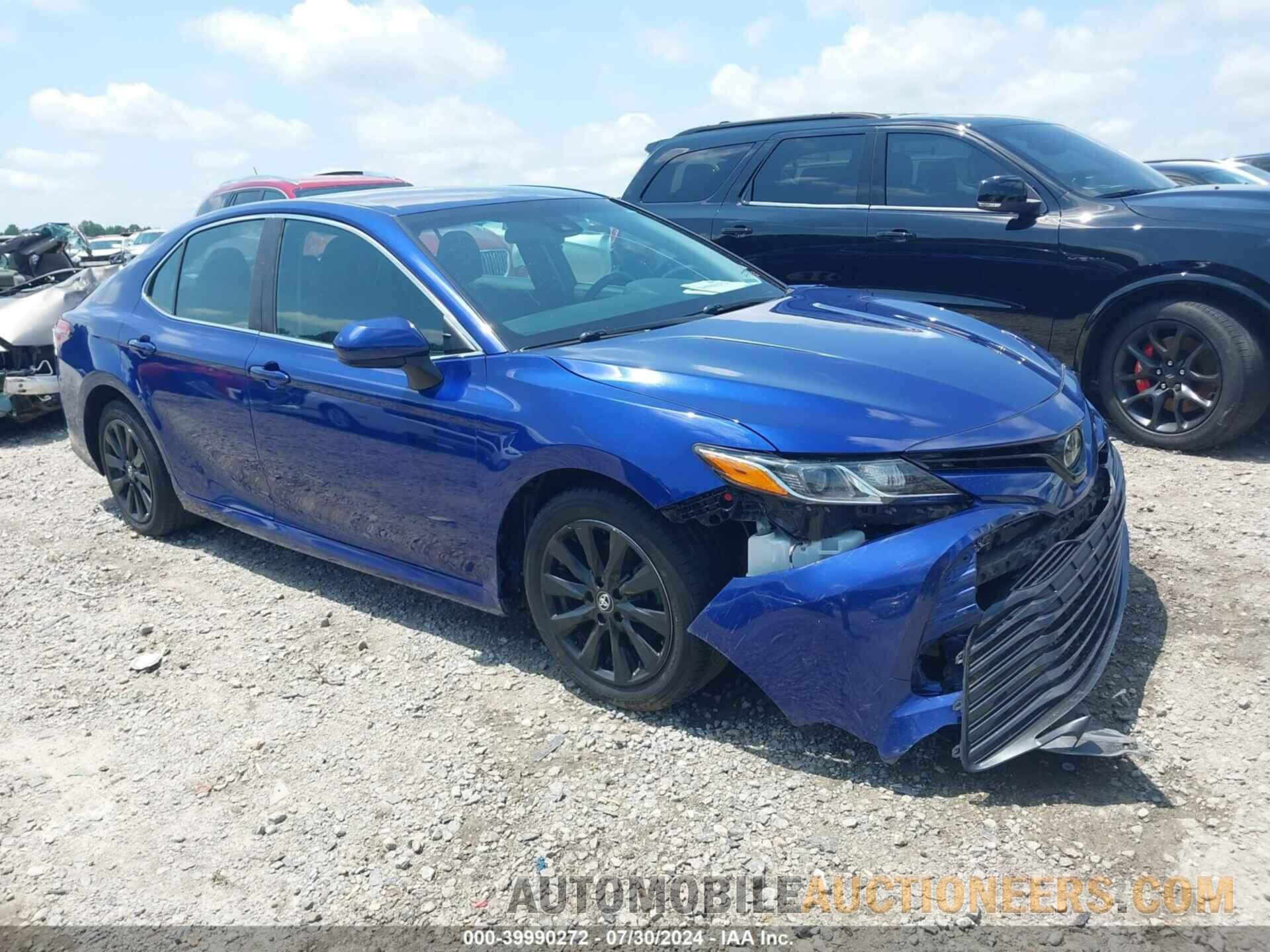 4T1B11HK4JU569005 TOYOTA CAMRY 2018