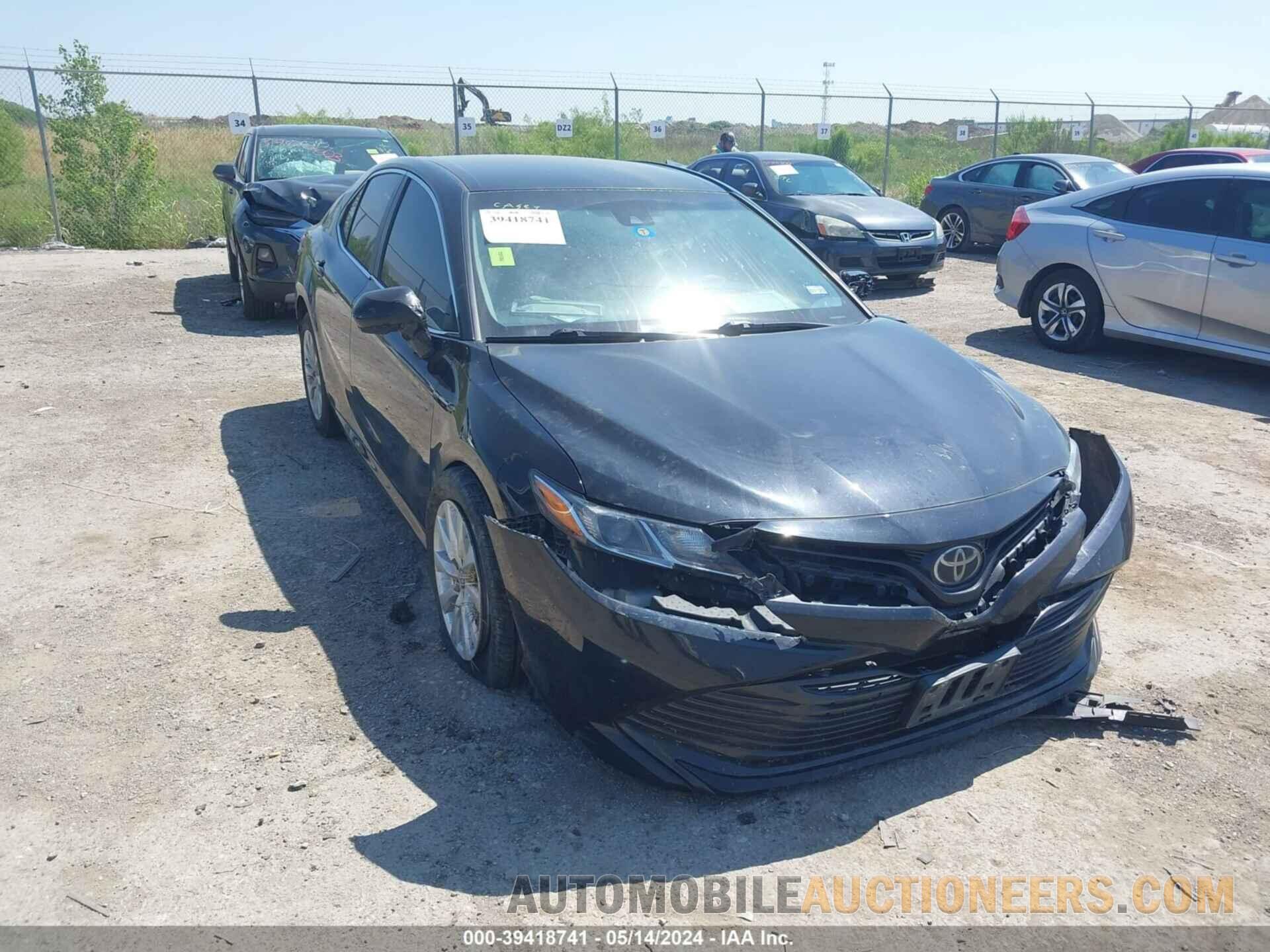 4T1B11HK4JU572082 TOYOTA CAMRY 2018