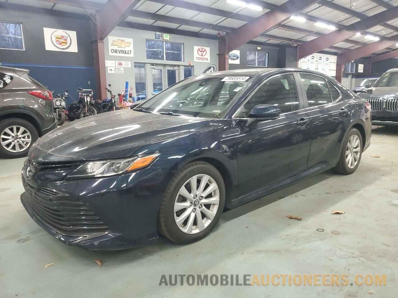 4T1B11HK4JU572857 TOYOTA CAMRY 2018