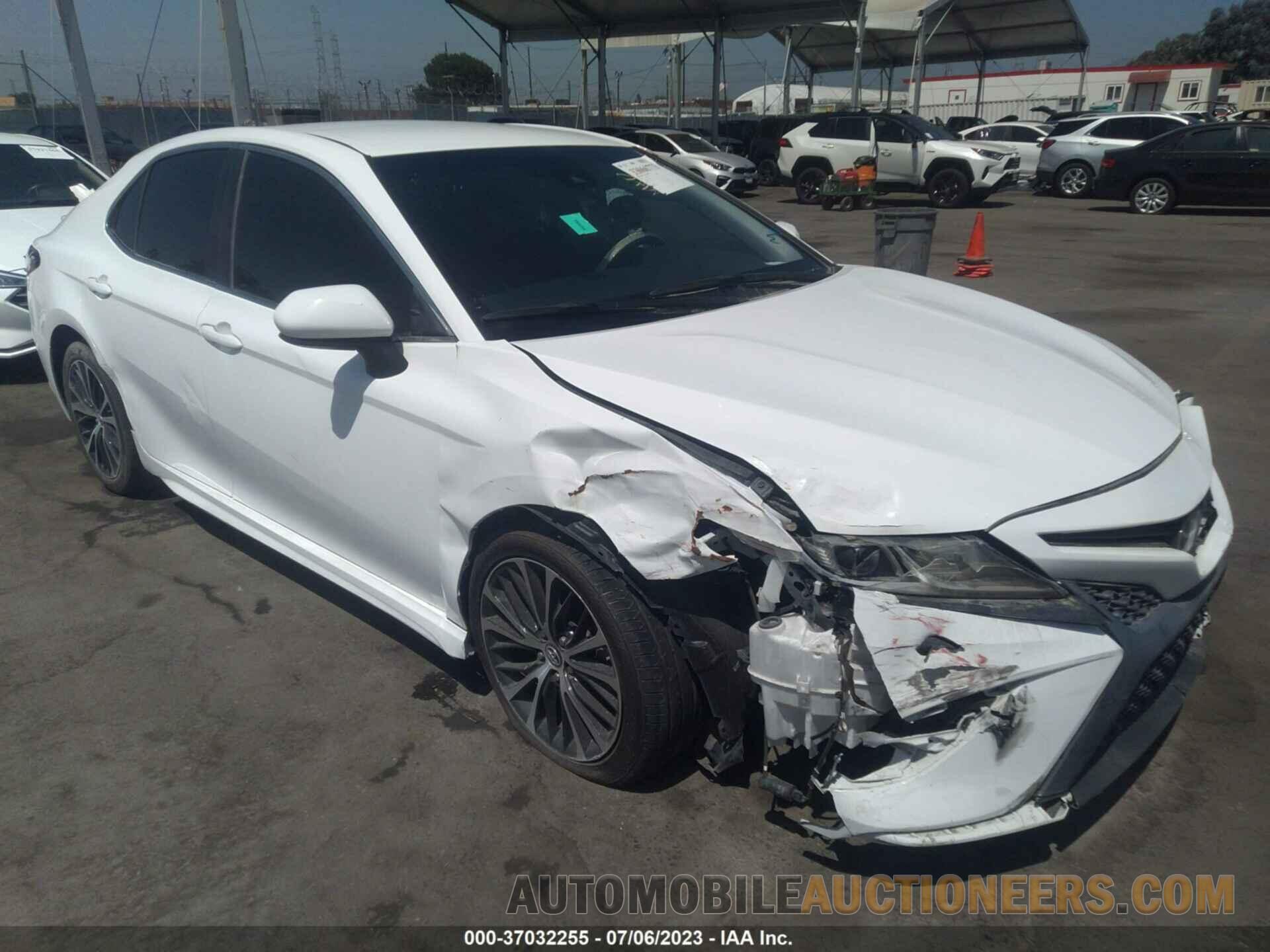 4T1B11HK4JU573071 TOYOTA CAMRY 2018