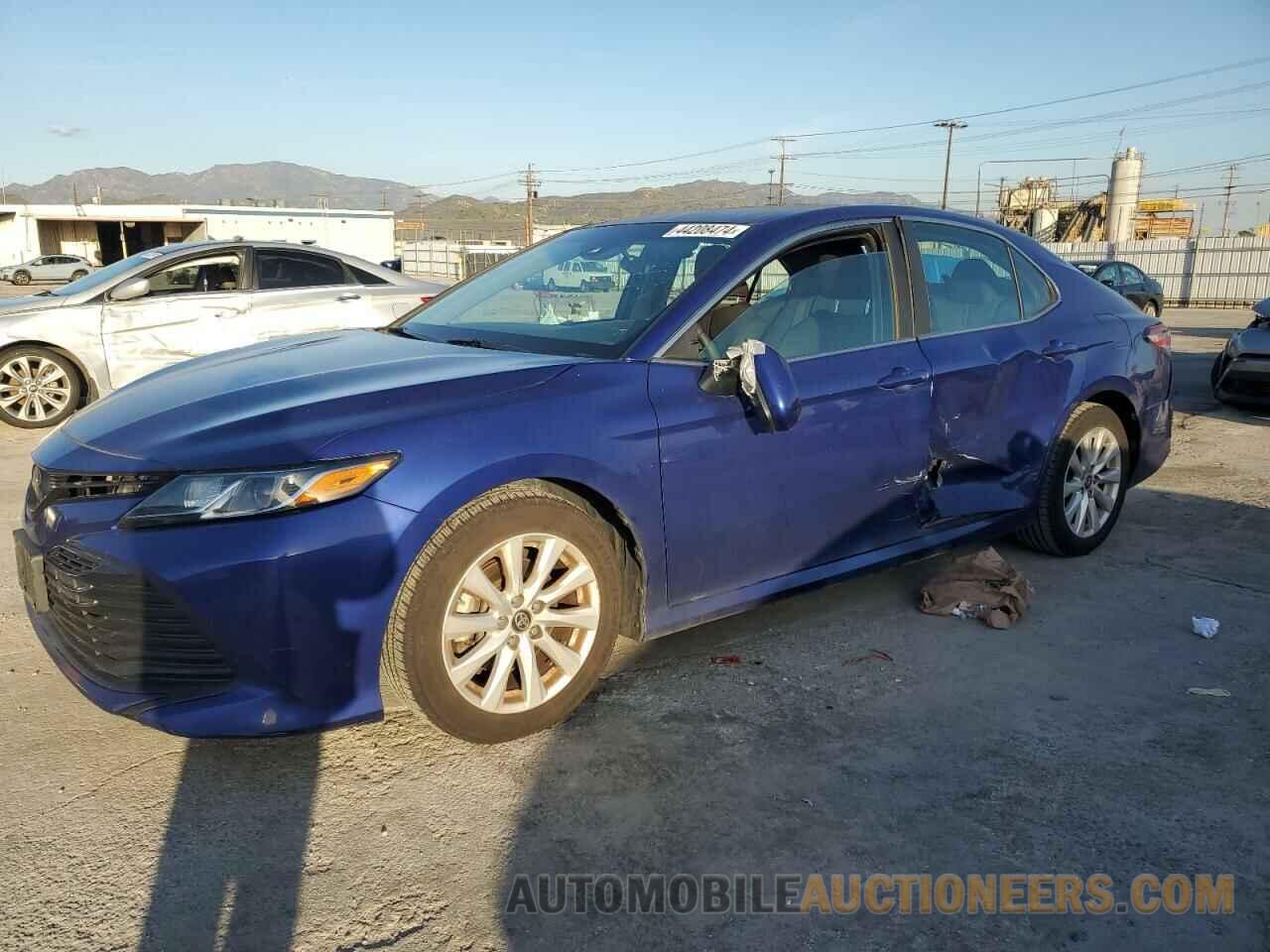 4T1B11HK4JU575614 TOYOTA CAMRY 2018