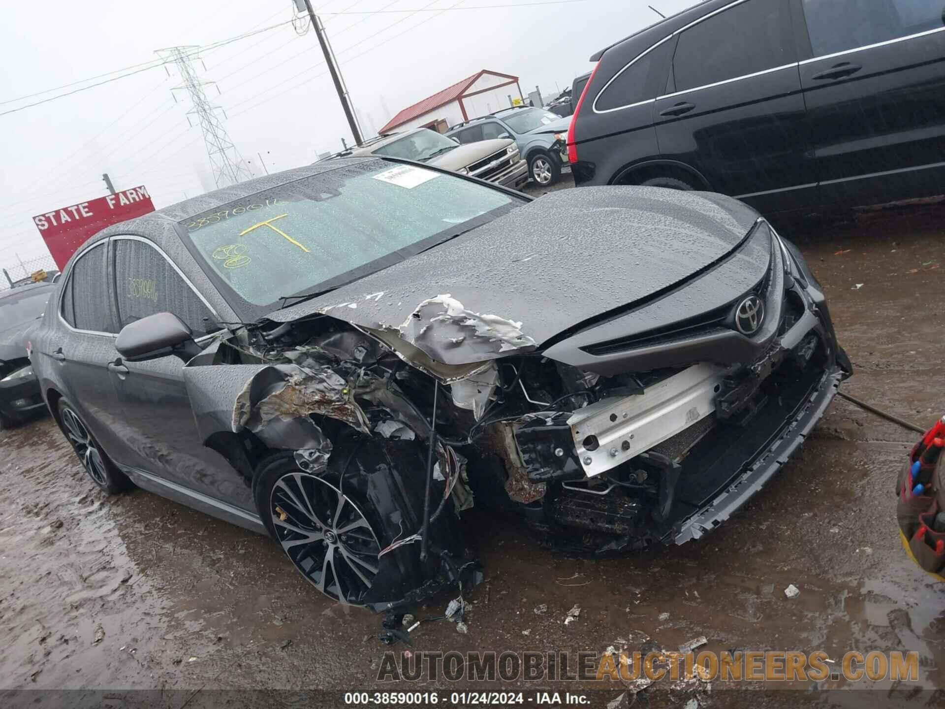 4T1B11HK4JU578447 TOYOTA CAMRY 2018