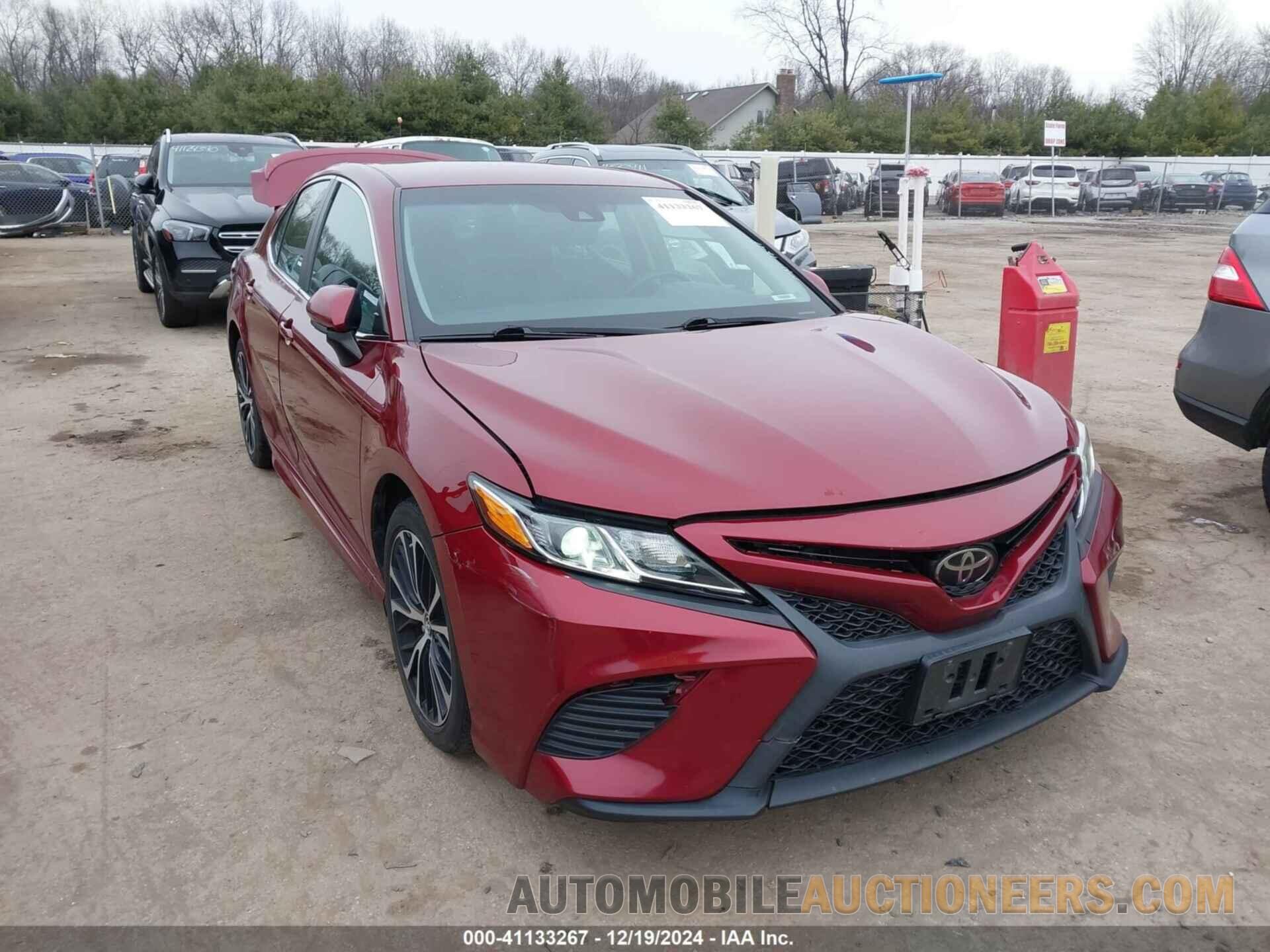 4T1B11HK4JU580361 TOYOTA CAMRY 2018