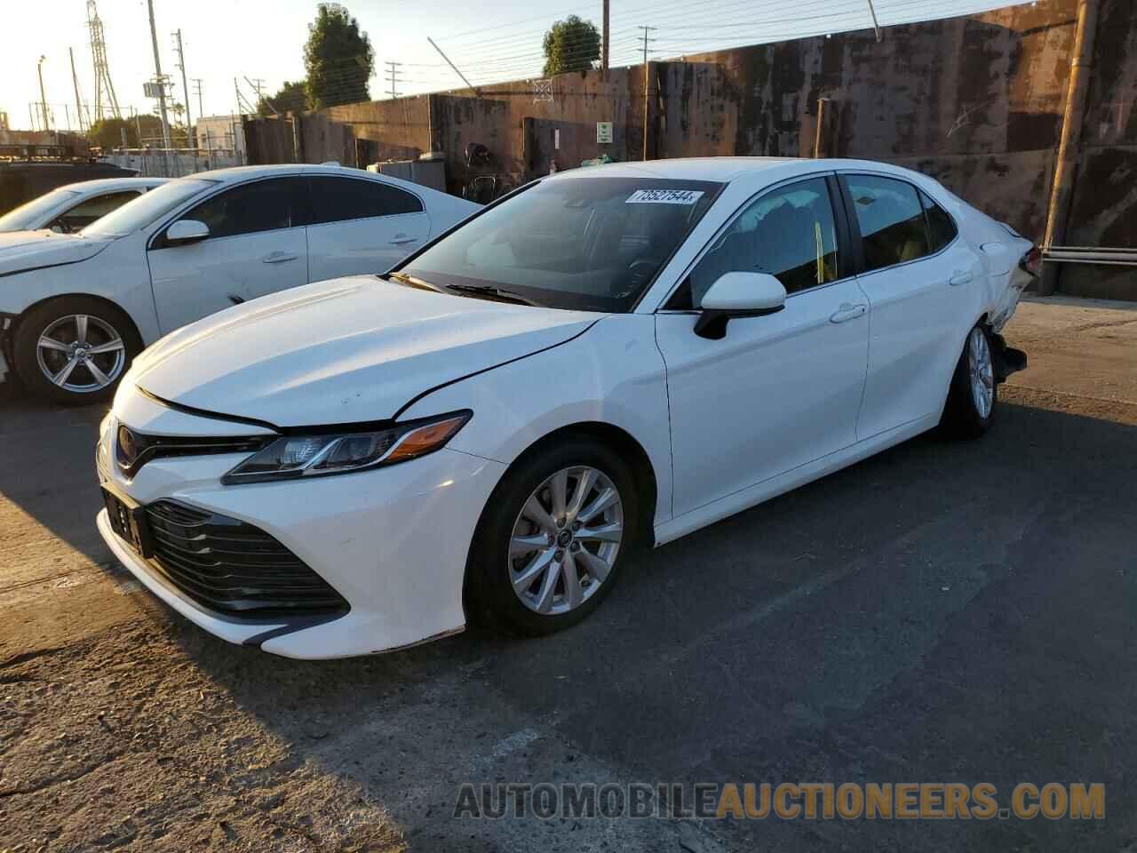 4T1B11HK4JU583289 TOYOTA CAMRY 2018