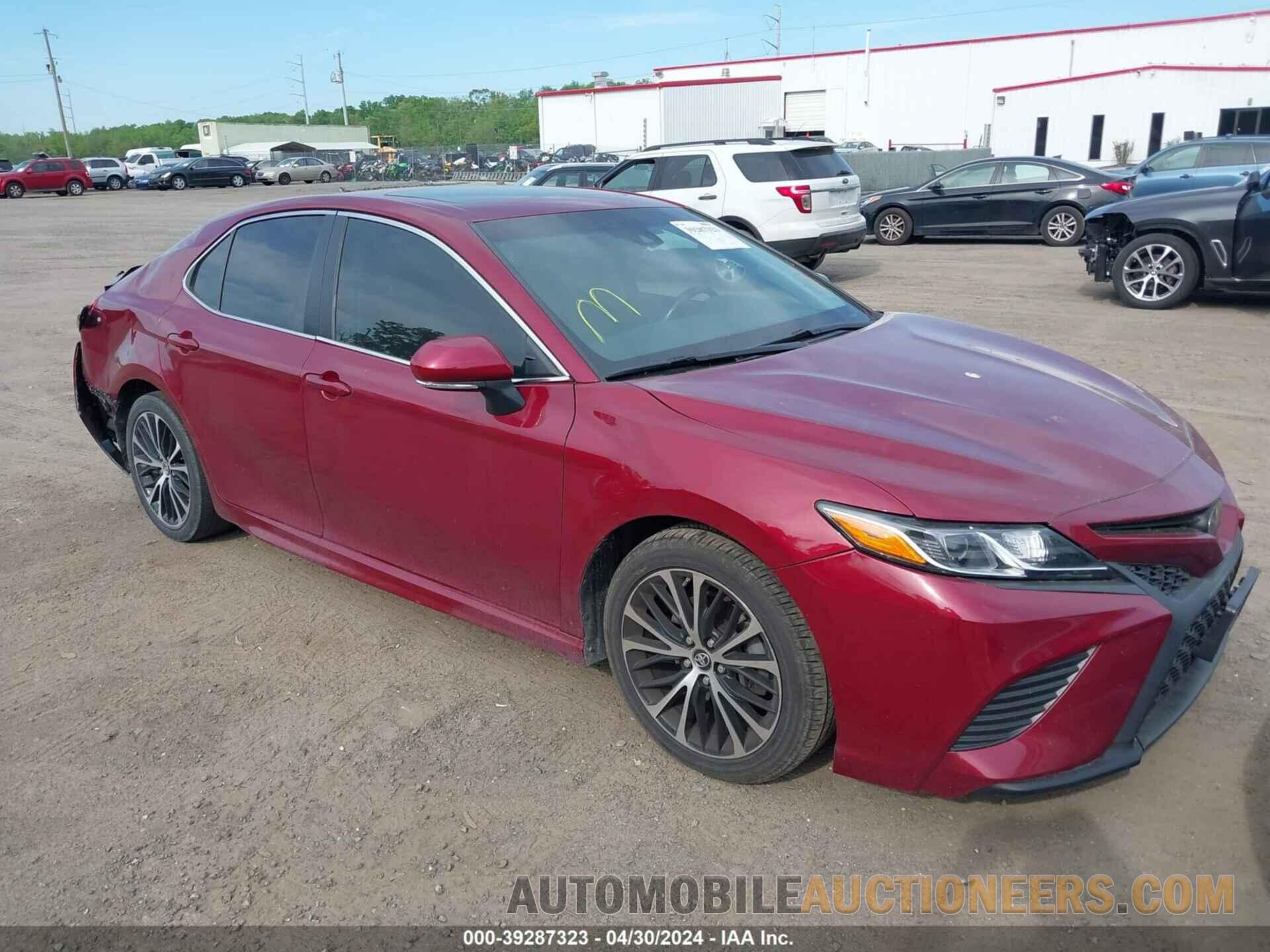 4T1B11HK4JU583714 TOYOTA CAMRY 2018