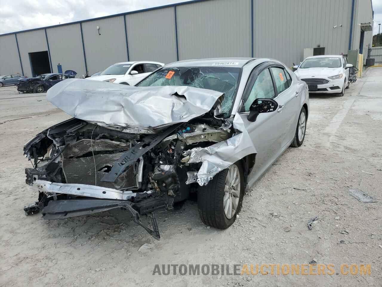 4T1B11HK4JU584507 TOYOTA CAMRY 2018