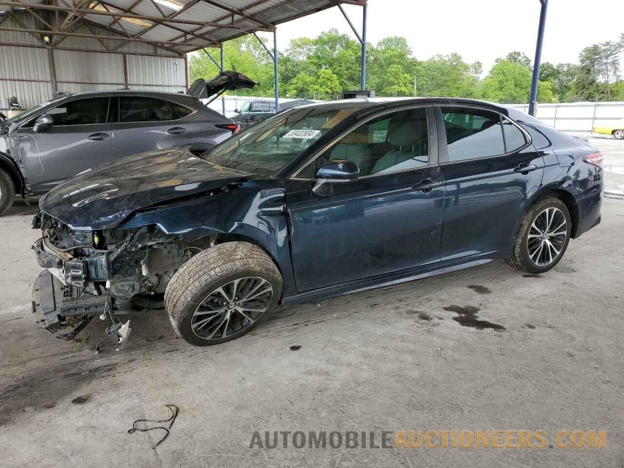 4T1B11HK4JU586404 TOYOTA CAMRY 2018