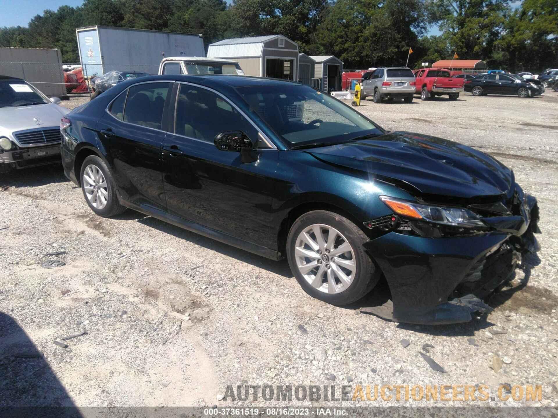 4T1B11HK4JU589271 TOYOTA CAMRY 2018