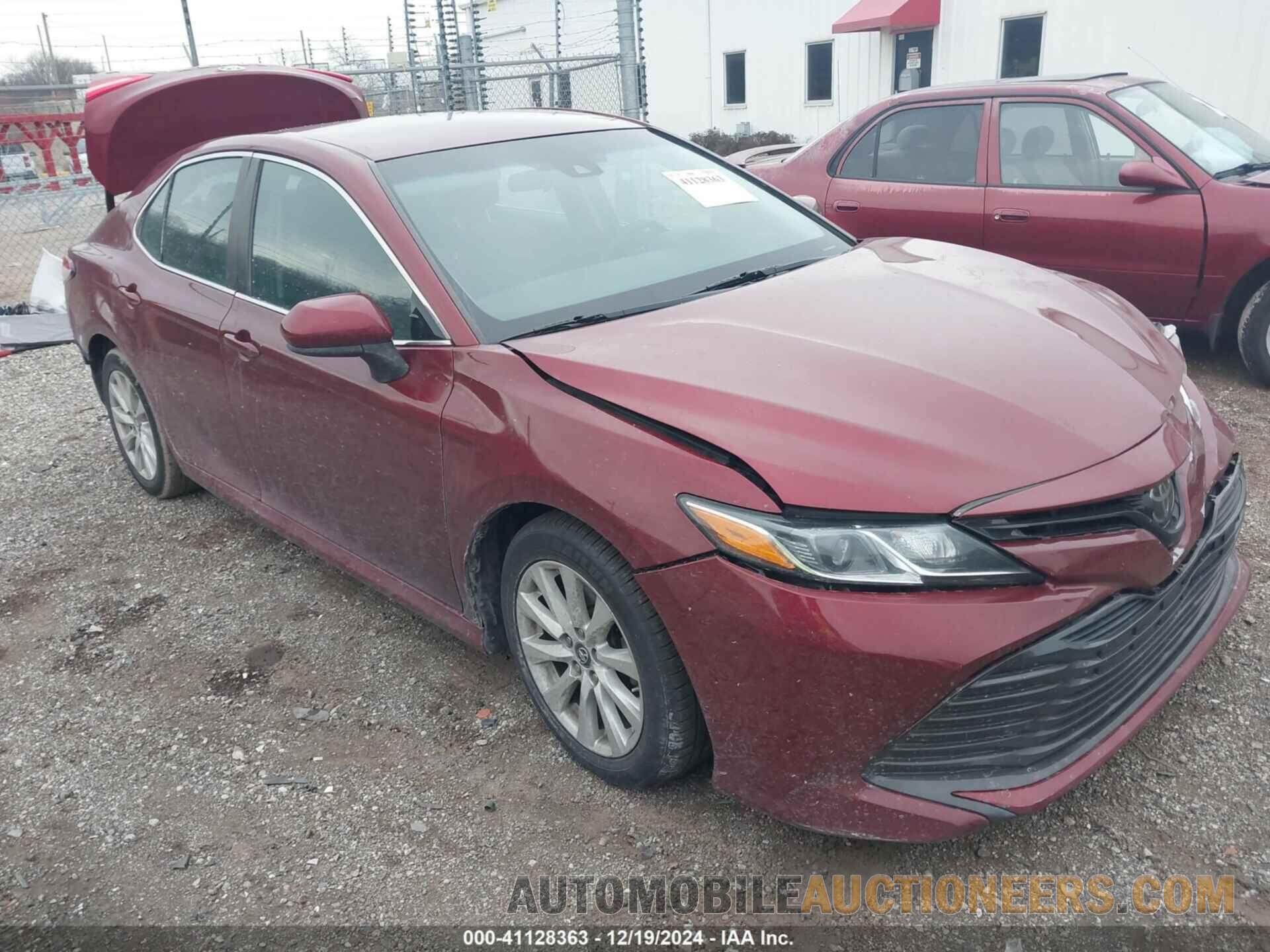 4T1B11HK4JU589545 TOYOTA CAMRY 2018