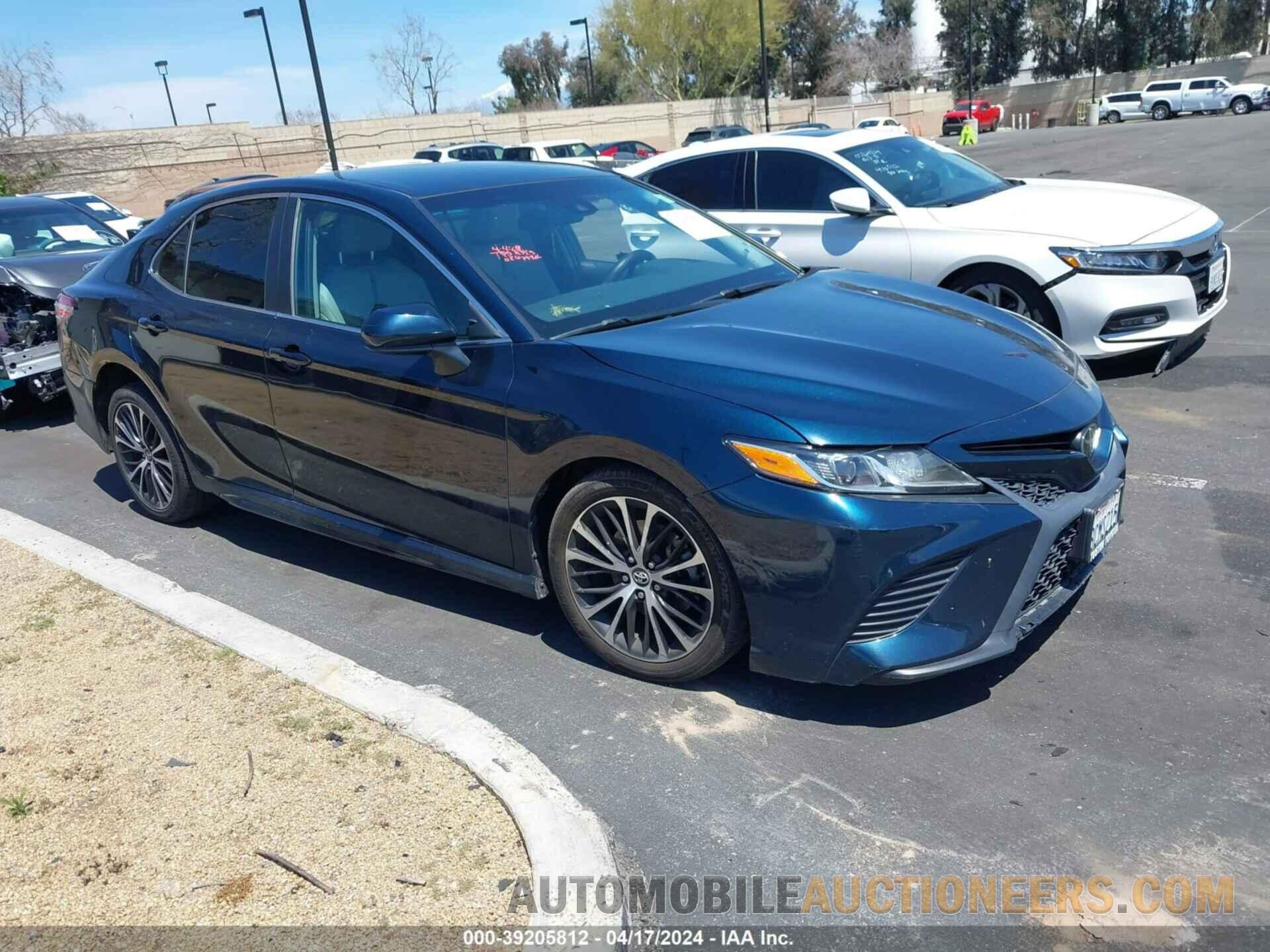 4T1B11HK4JU589612 TOYOTA CAMRY 2018