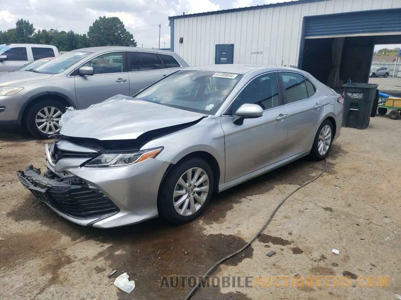 4T1B11HK4JU590369 TOYOTA CAMRY 2018