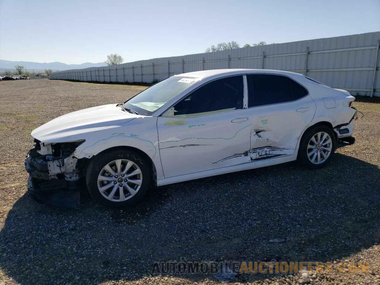 4T1B11HK4JU591523 TOYOTA CAMRY 2018