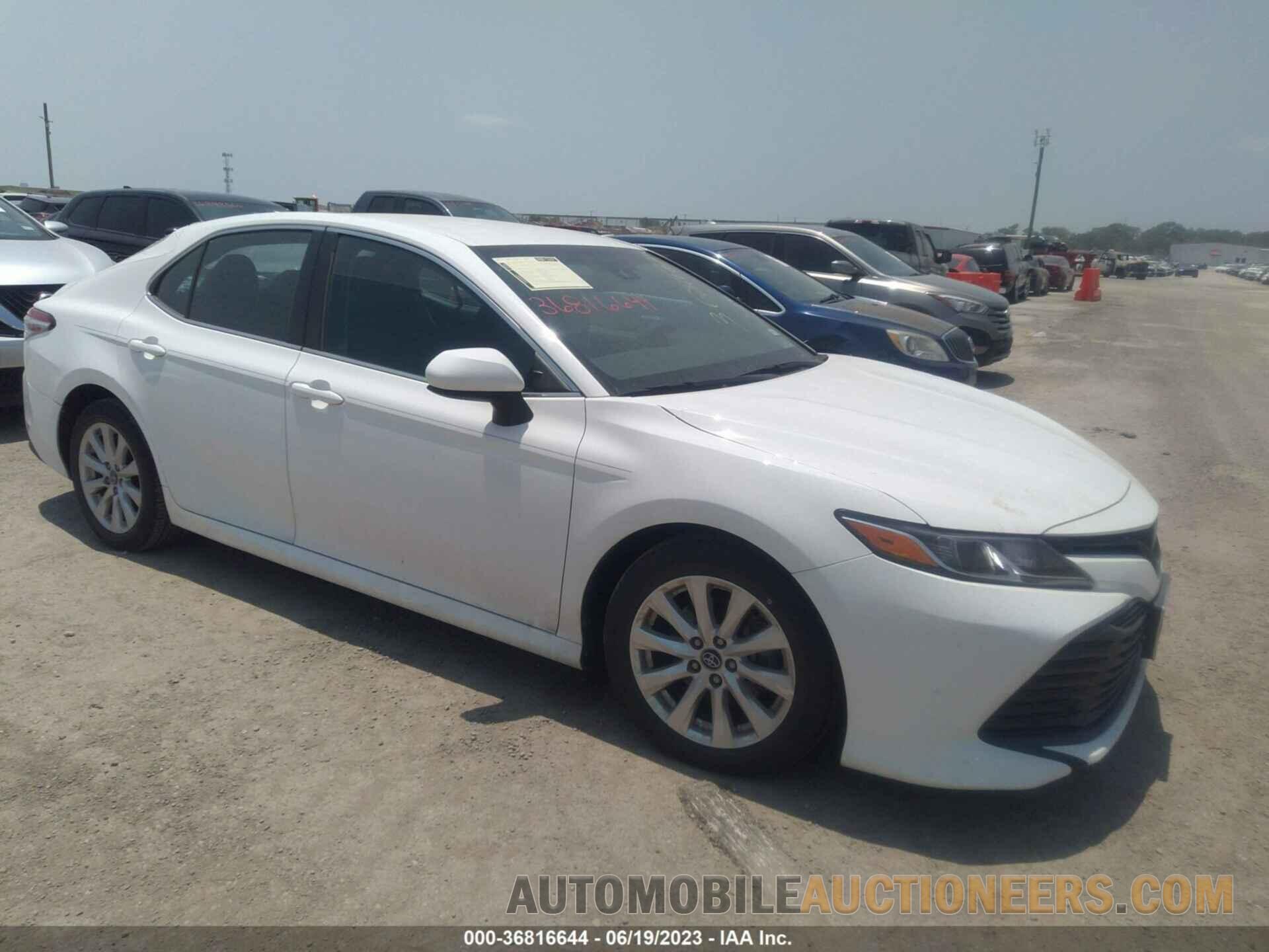 4T1B11HK4JU593966 TOYOTA CAMRY 2018