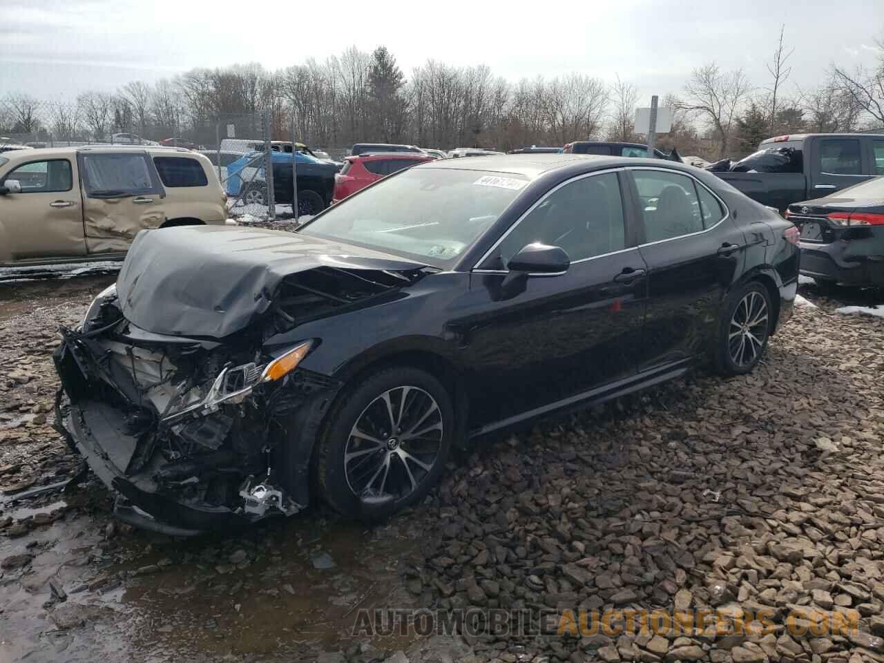 4T1B11HK4JU595734 TOYOTA CAMRY 2018