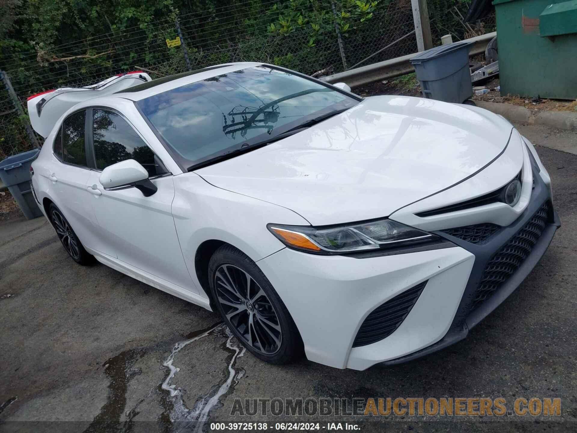 4T1B11HK4JU595877 TOYOTA CAMRY 2018