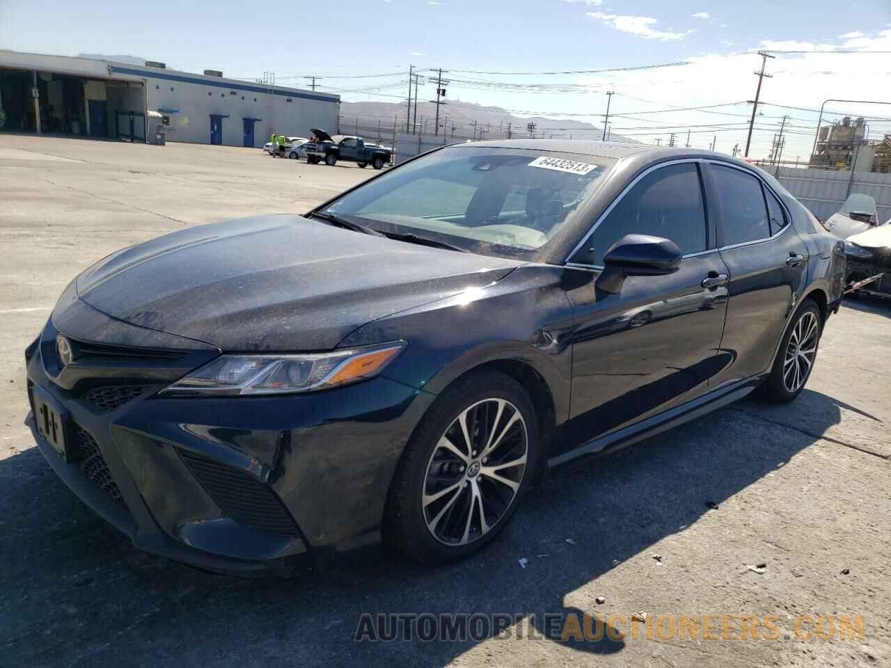 4T1B11HK4JU601810 TOYOTA CAMRY 2018