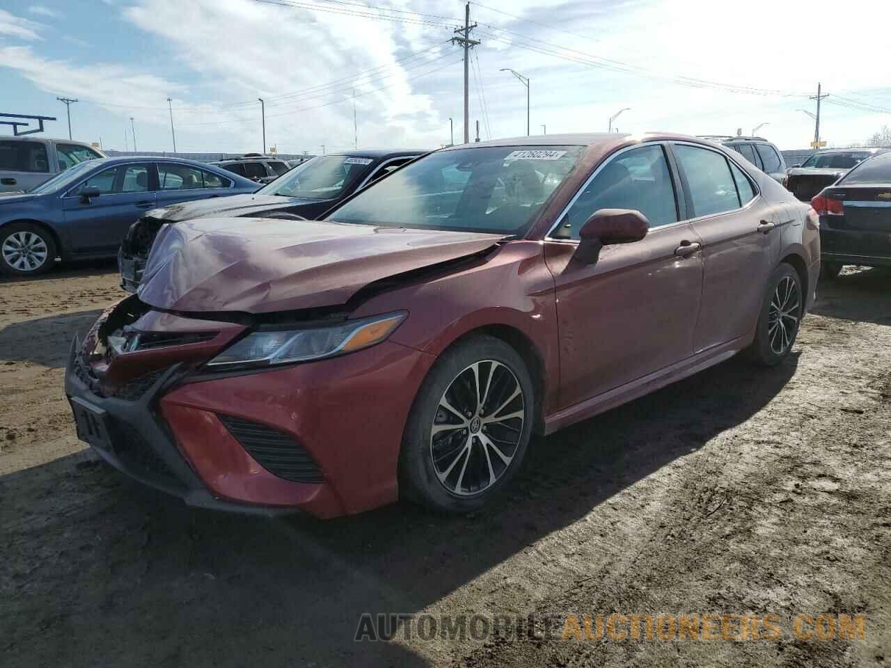 4T1B11HK4JU606019 TOYOTA CAMRY 2018