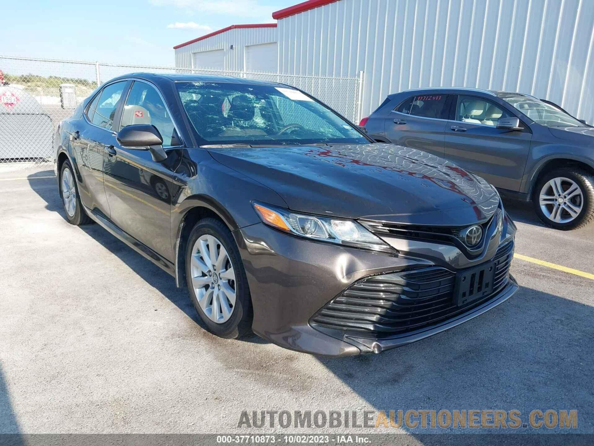 4T1B11HK4JU607476 TOYOTA CAMRY 2018