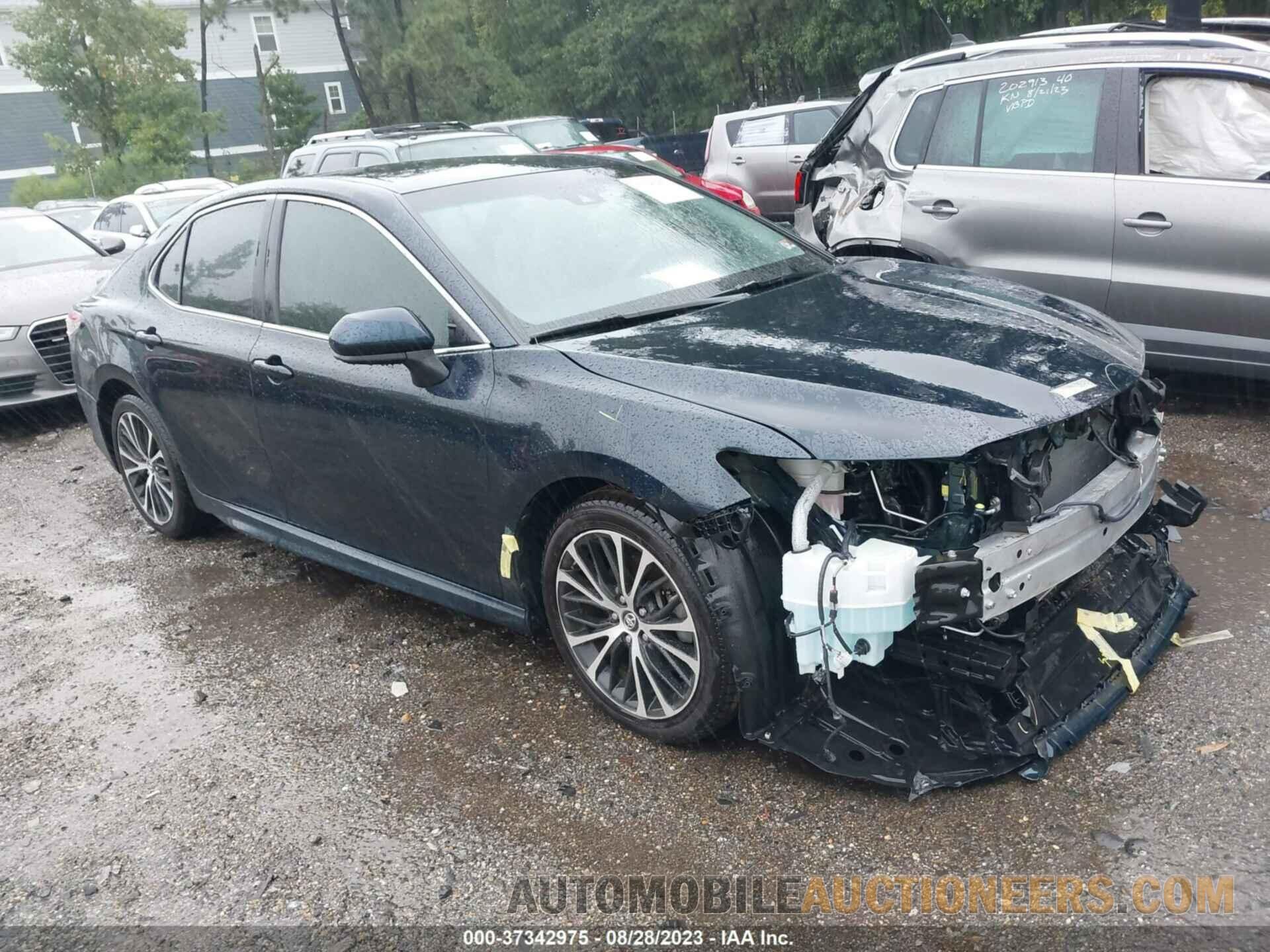 4T1B11HK4JU608577 TOYOTA CAMRY 2018