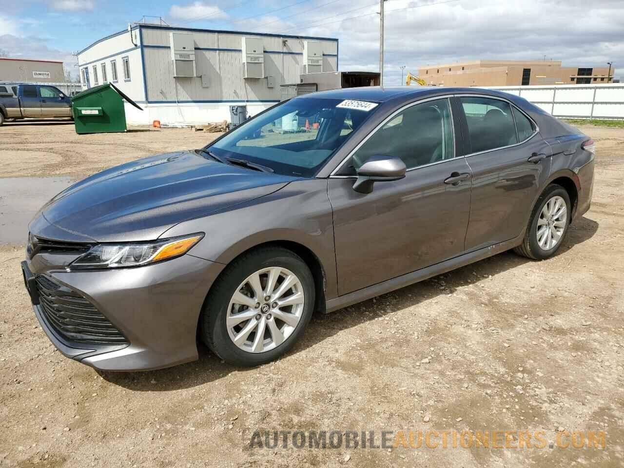 4T1B11HK4JU611138 TOYOTA CAMRY 2018