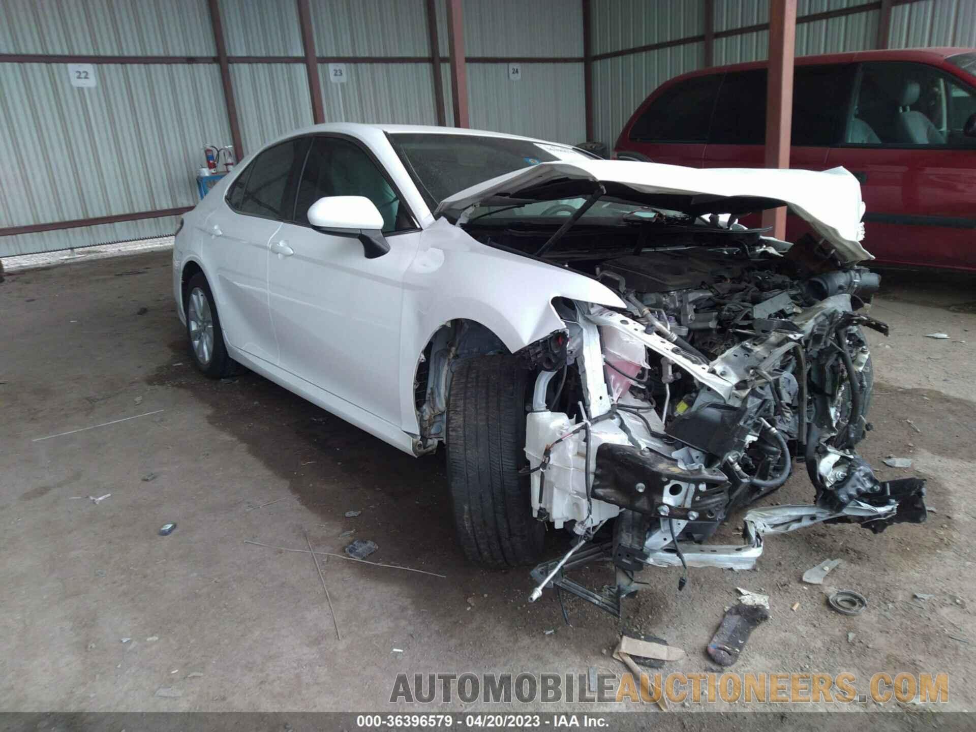 4T1B11HK4JU612581 TOYOTA CAMRY 2018