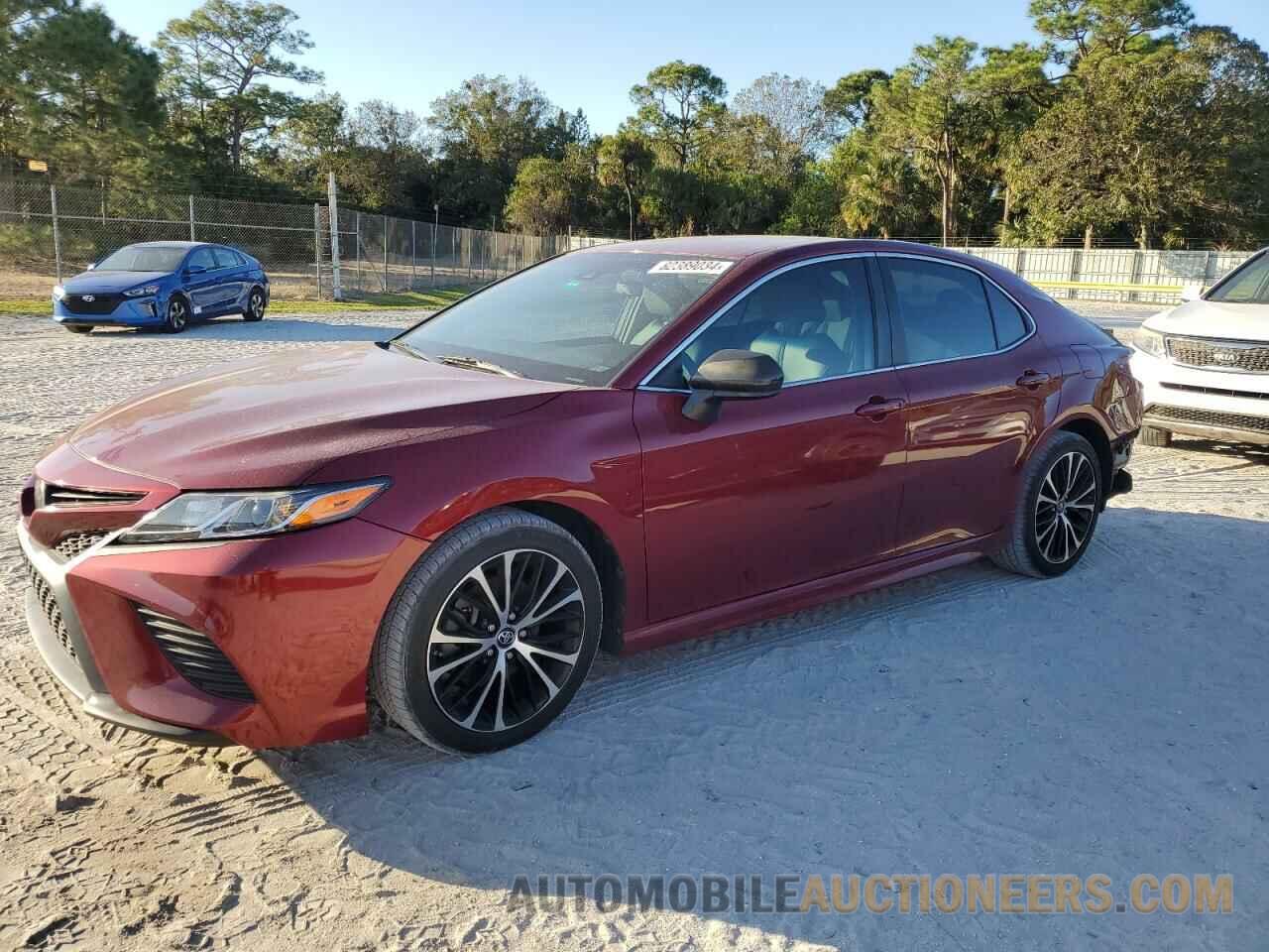 4T1B11HK4JU613004 TOYOTA CAMRY 2018