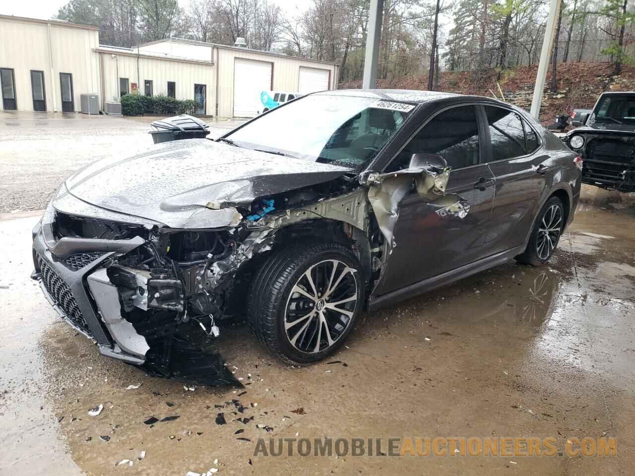 4T1B11HK4JU614346 TOYOTA CAMRY 2018