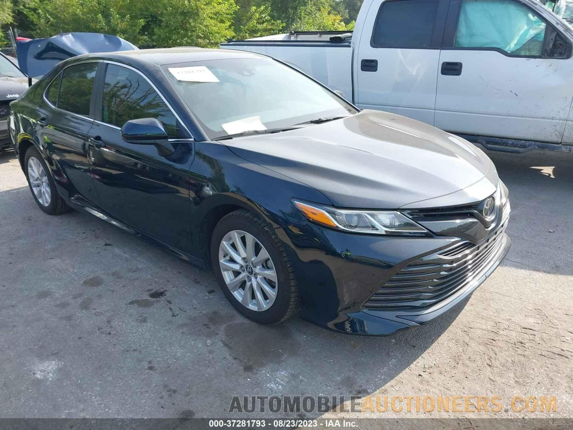 4T1B11HK4JU614699 TOYOTA CAMRY 2018