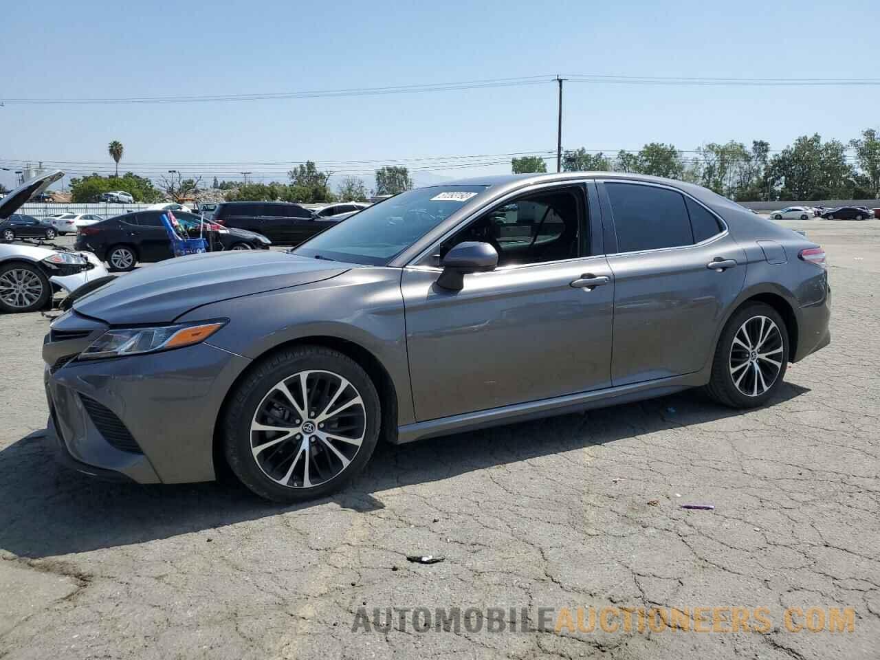 4T1B11HK4JU618722 TOYOTA CAMRY 2018