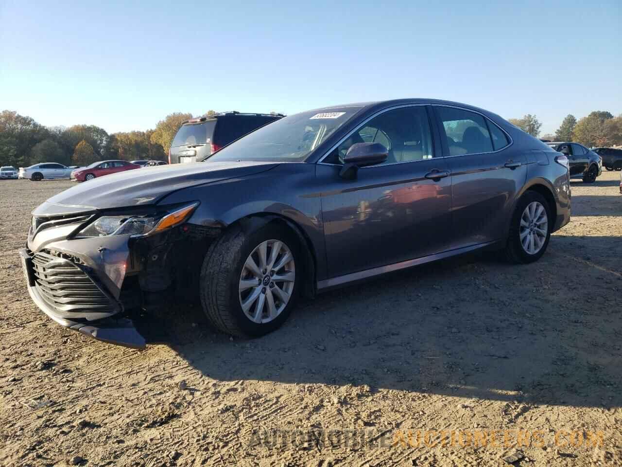 4T1B11HK4JU620292 TOYOTA CAMRY 2018