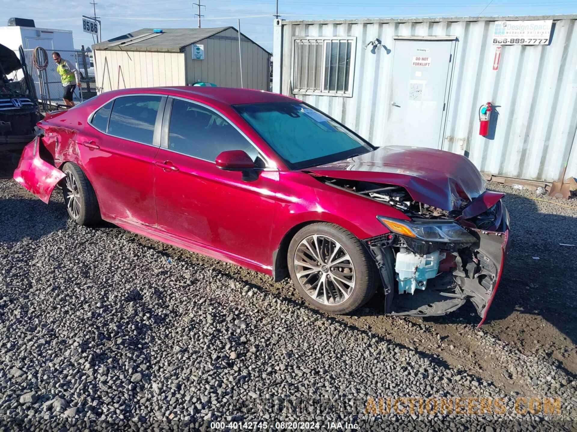 4T1B11HK4JU622642 TOYOTA CAMRY 2018