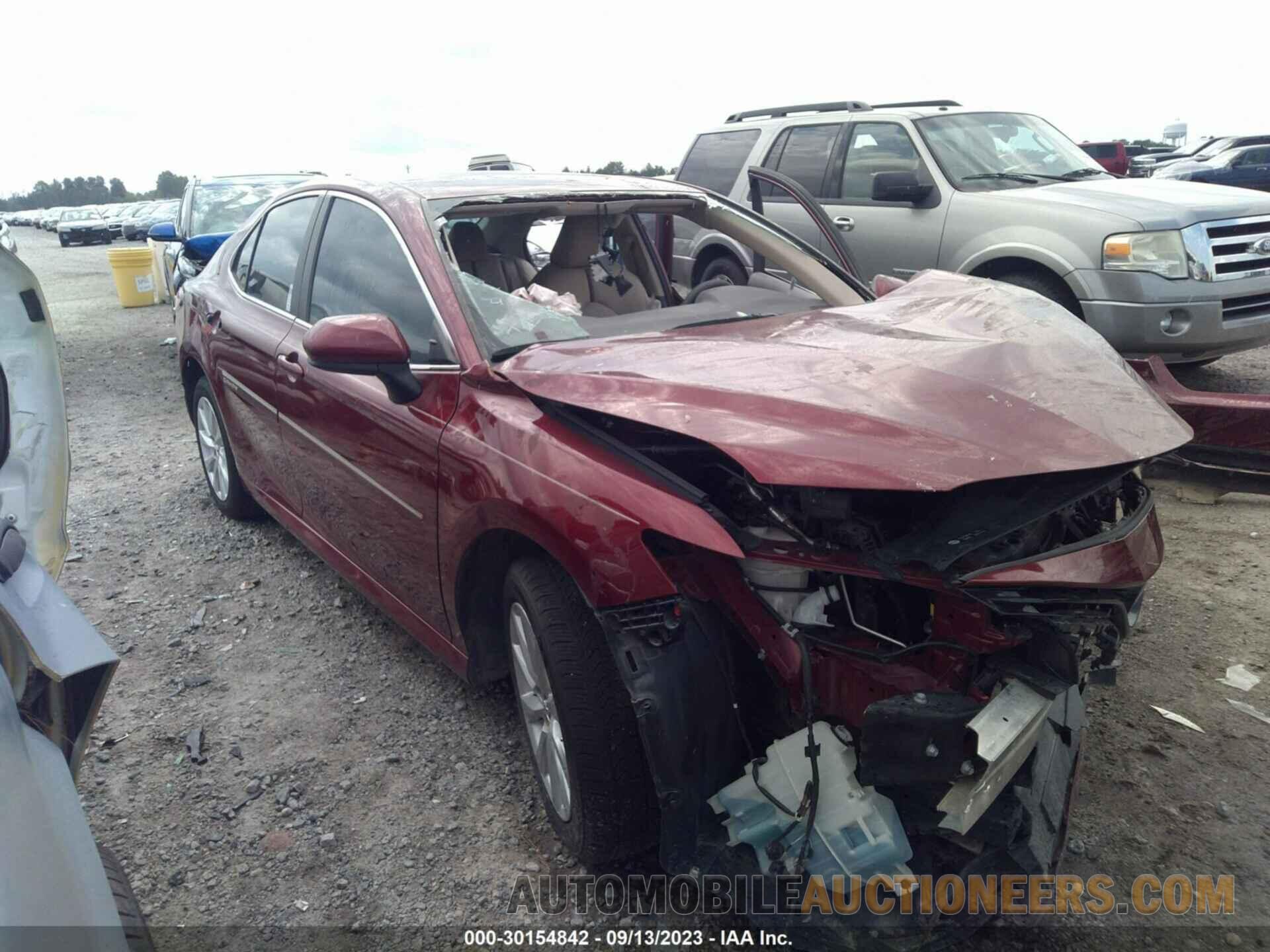 4T1B11HK4JU624472 TOYOTA CAMRY 2018