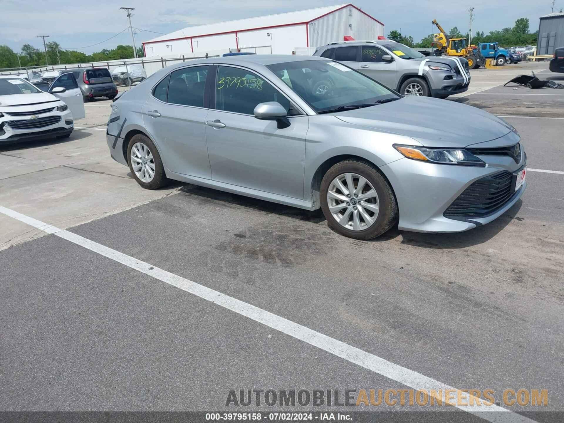 4T1B11HK4JU627386 TOYOTA CAMRY 2018