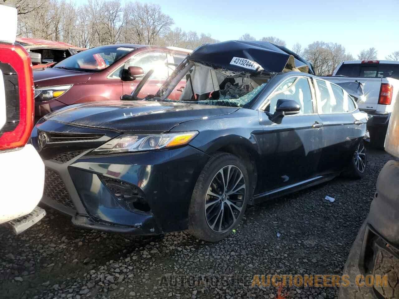 4T1B11HK4JU629462 TOYOTA CAMRY 2018