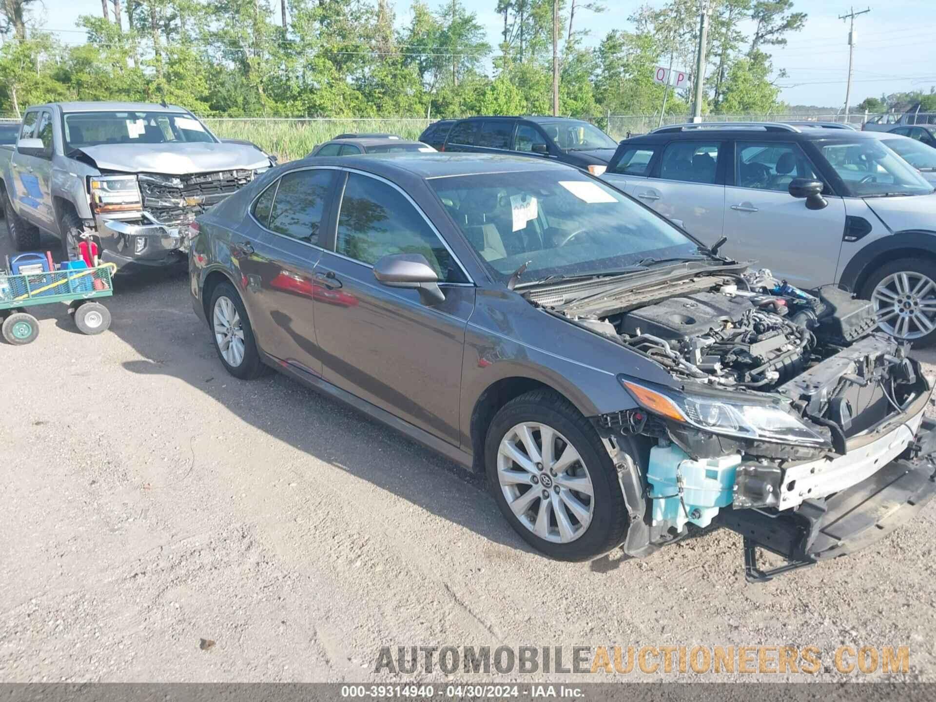 4T1B11HK4JU630868 TOYOTA CAMRY 2018