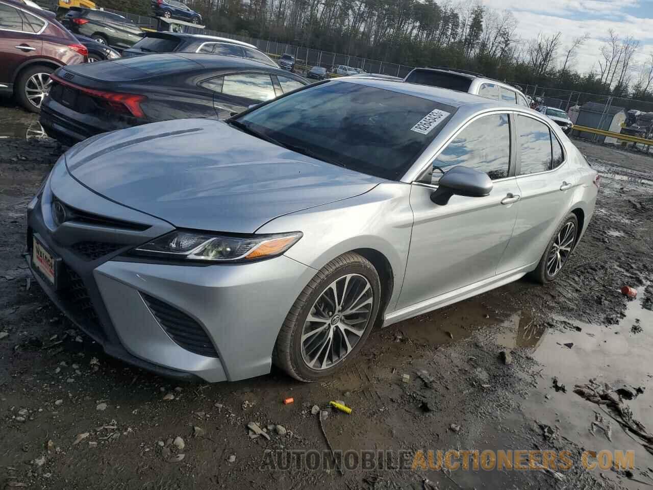 4T1B11HK4JU631129 TOYOTA CAMRY 2018