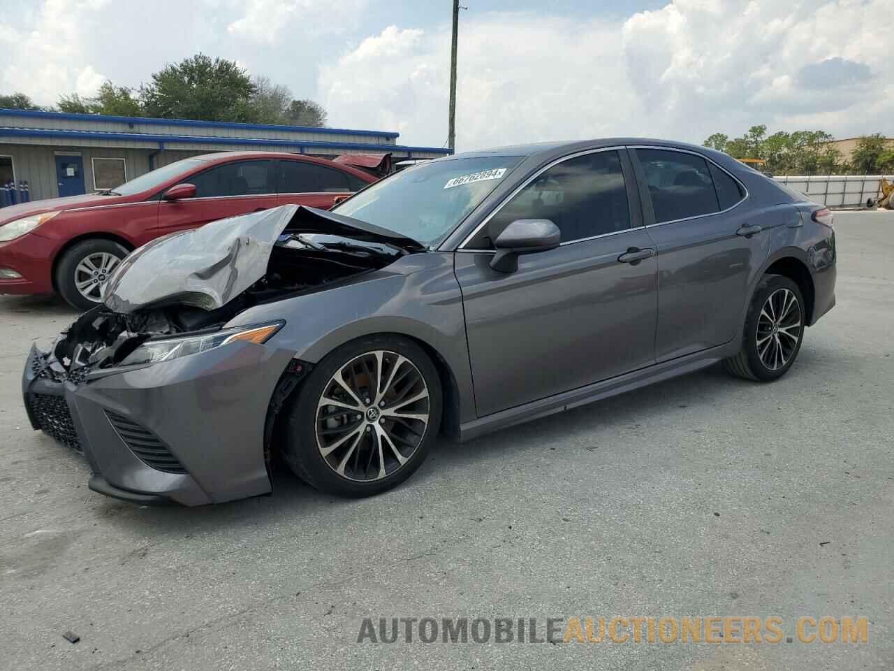 4T1B11HK4JU632569 TOYOTA CAMRY 2018