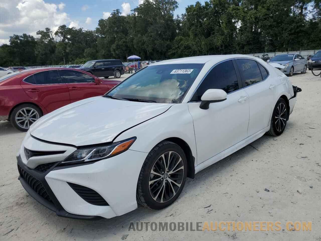 4T1B11HK4JU633270 TOYOTA CAMRY 2018