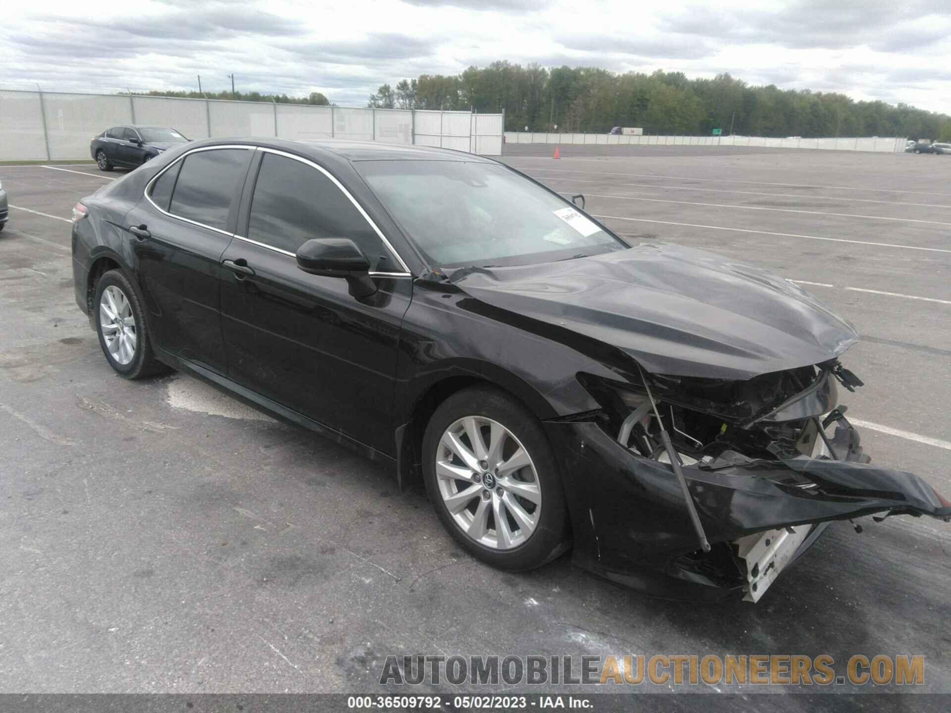 4T1B11HK4JU633589 TOYOTA CAMRY 2018