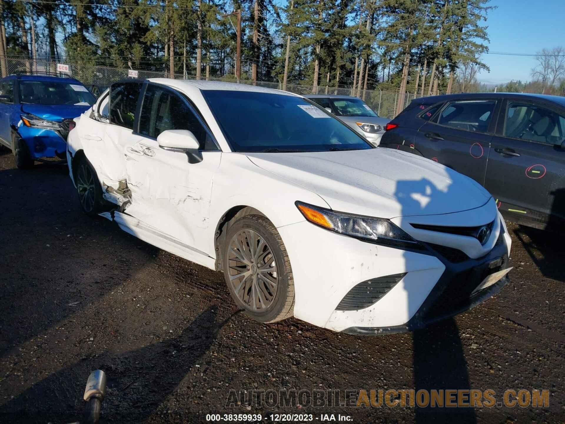 4T1B11HK4JU633737 TOYOTA CAMRY 2018