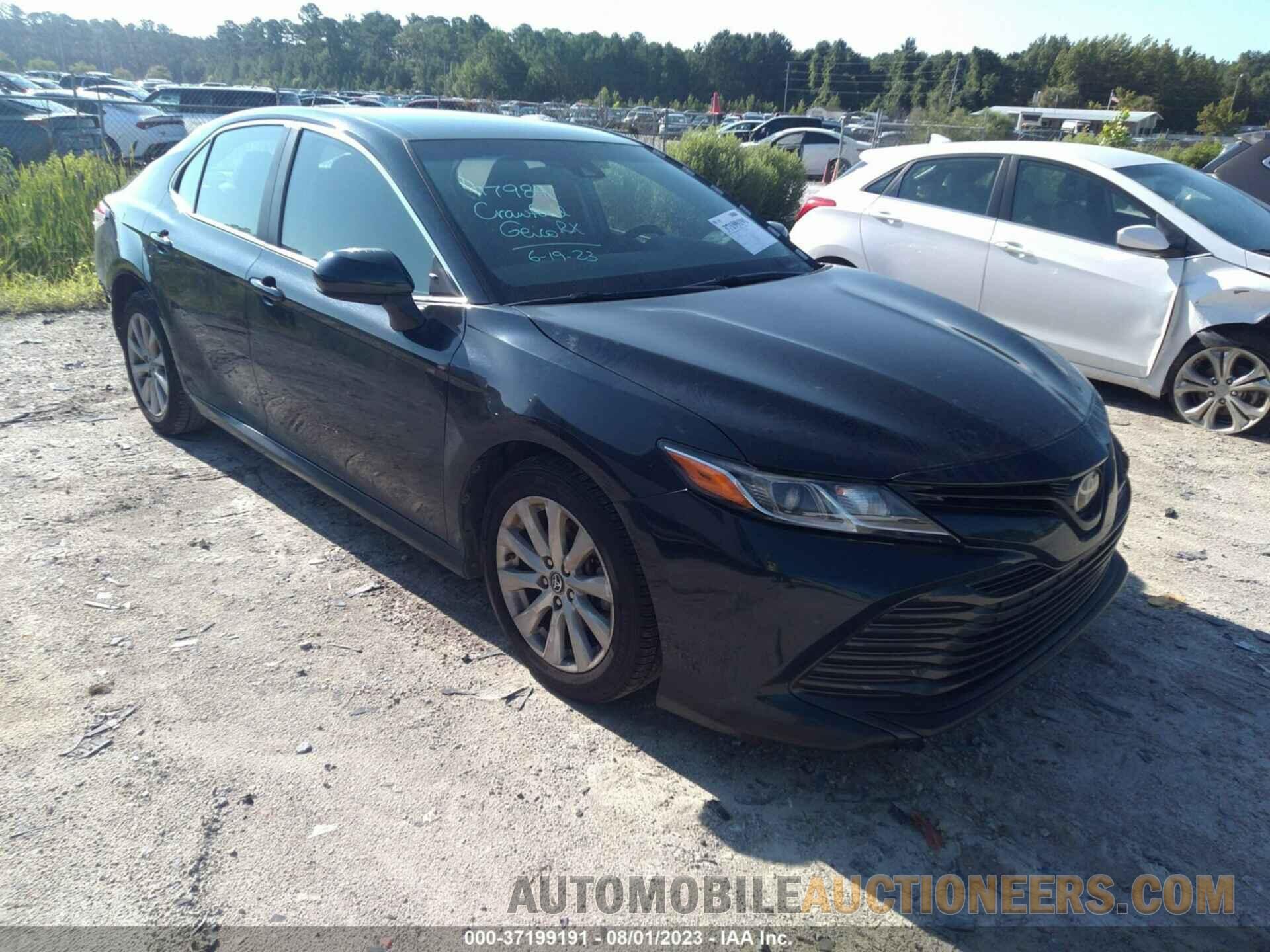 4T1B11HK4JU633785 TOYOTA CAMRY 2018