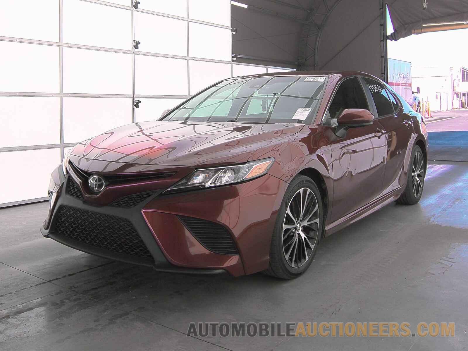 4T1B11HK4JU636010 Toyota Camry 2018