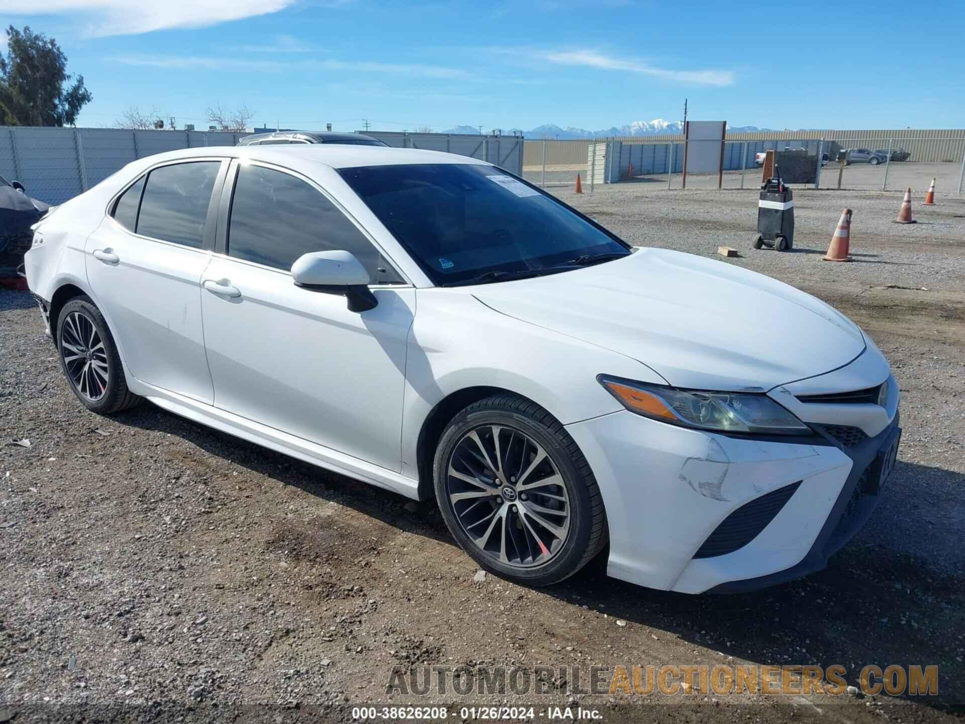 4T1B11HK4JU636959 TOYOTA CAMRY 2018