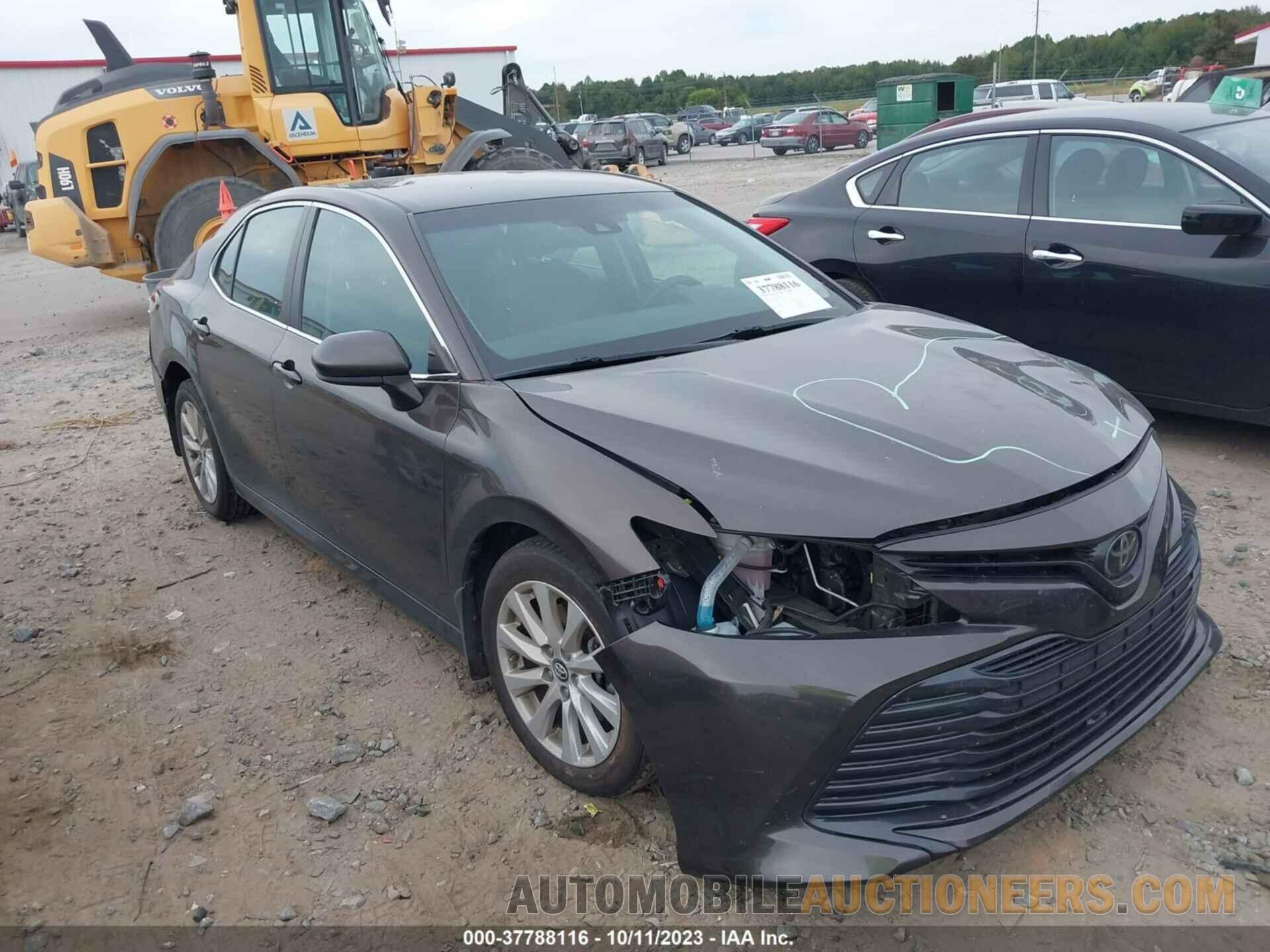 4T1B11HK4JU644205 TOYOTA CAMRY 2018