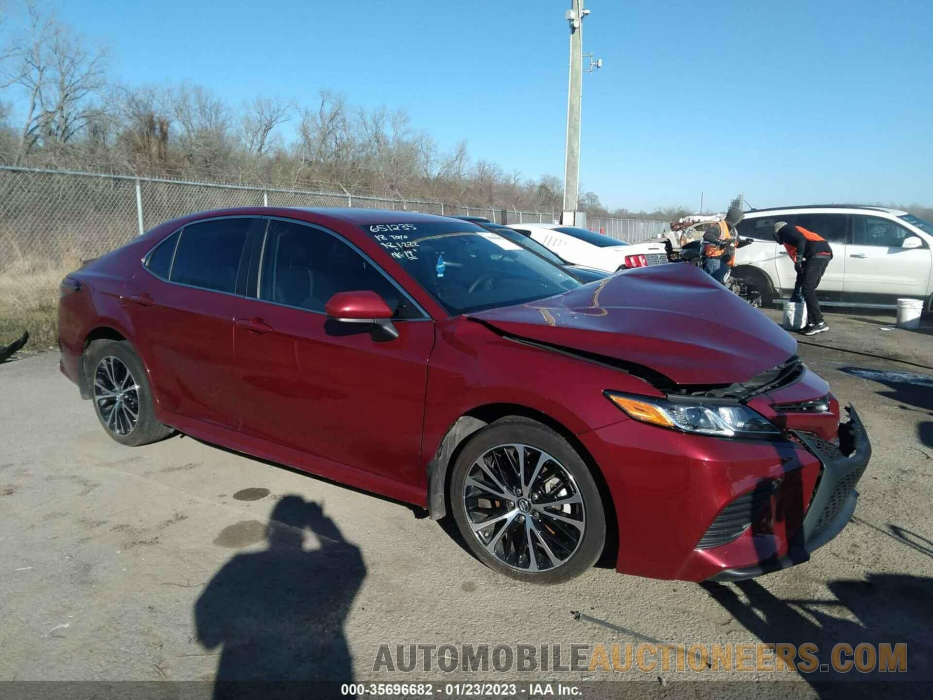 4T1B11HK4JU651235 TOYOTA CAMRY 2018