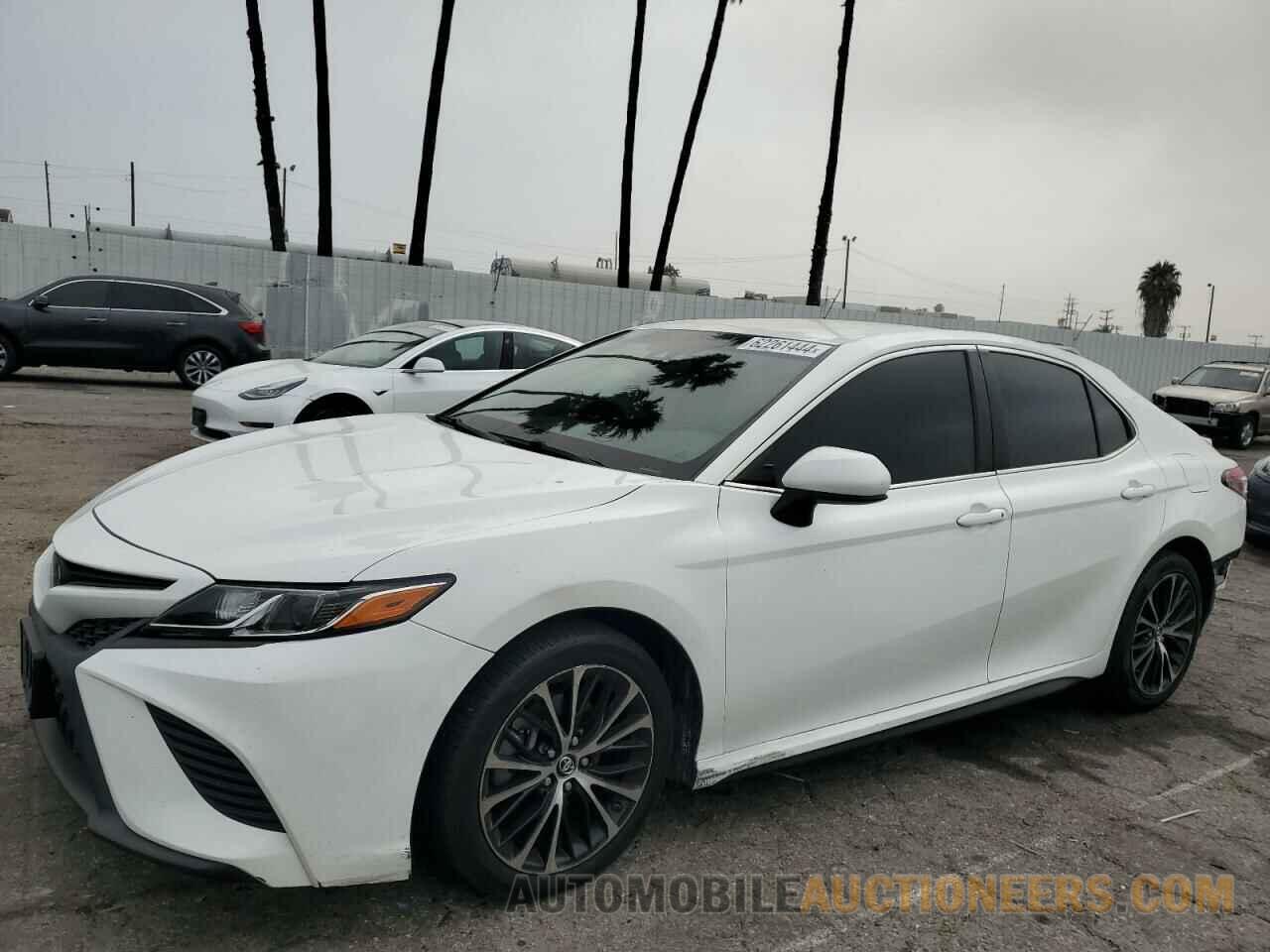 4T1B11HK4JU651624 TOYOTA CAMRY 2018