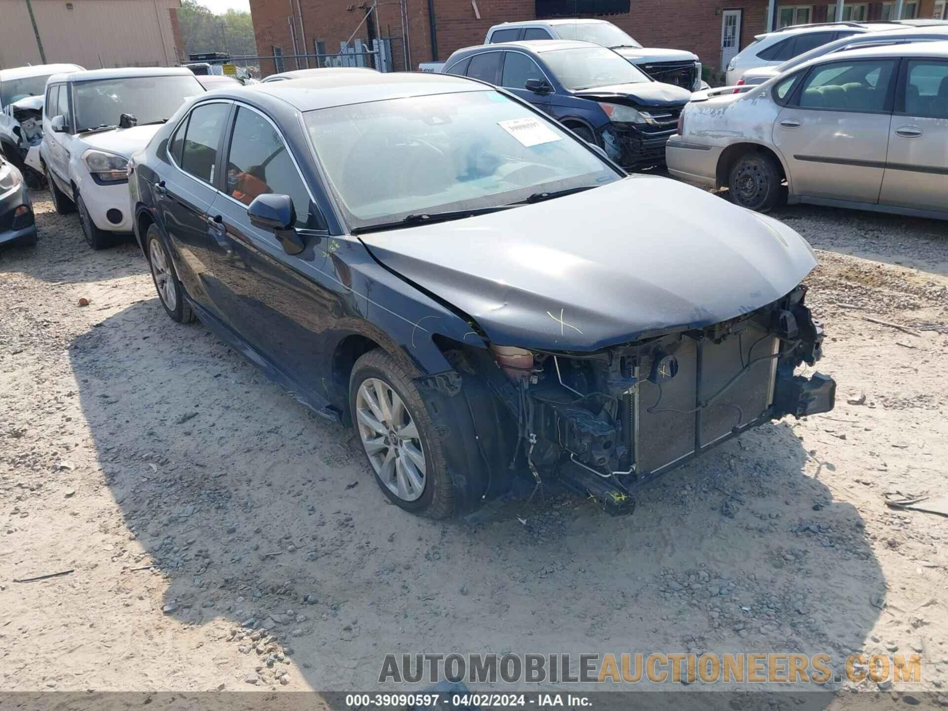 4T1B11HK4JU653471 TOYOTA CAMRY 2018